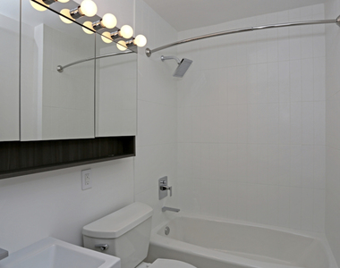 West 53rd Street - Photo Thumbnail 3