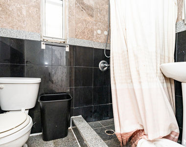 516 Bainbridge St - Photo Thumbnail 9