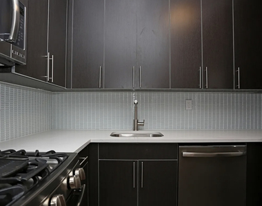 410 West 53rd Street - Photo Thumbnail 2