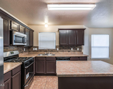 10932 Duster Drive - Photo Thumbnail 8