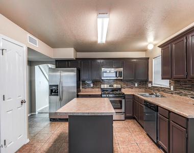 10932 Duster Drive - Photo Thumbnail 7