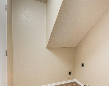 10932 Duster Drive - Photo Thumbnail 12