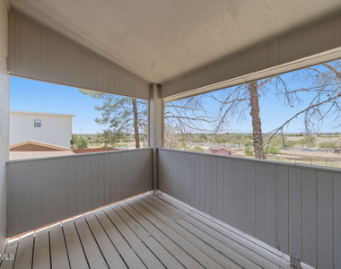 821 Los Lagos Way - Photo Thumbnail 19