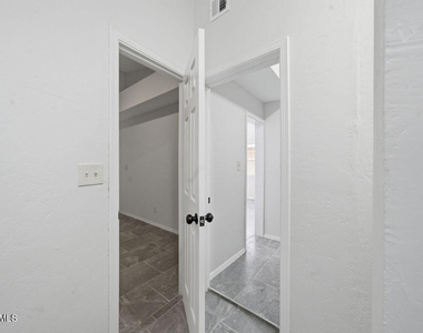 821 Los Lagos Way - Photo Thumbnail 21