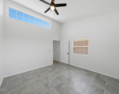 821 Los Lagos Way - Photo Thumbnail 18