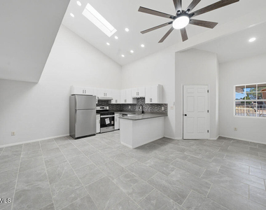 821 Los Lagos Way - Photo Thumbnail 4