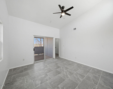 821 Los Lagos Way - Photo Thumbnail 17