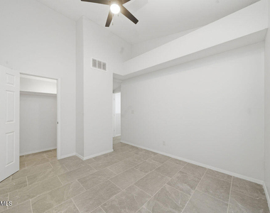 821 Los Lagos Way - Photo Thumbnail 24