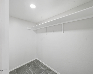 821 Los Lagos Way - Photo Thumbnail 14