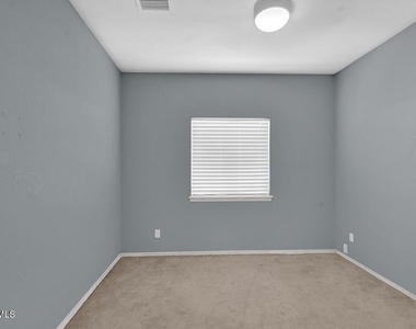 313 Peter Noyes Drive - Photo Thumbnail 15
