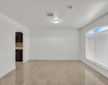313 Peter Noyes Drive - Photo Thumbnail 1