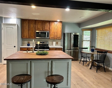 3610 Buxton Drive - Photo Thumbnail 4