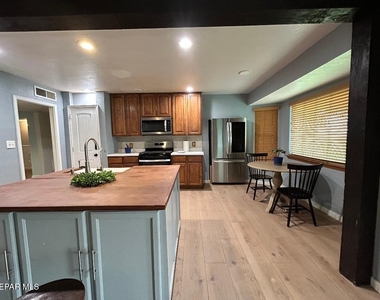 3610 Buxton Drive - Photo Thumbnail 5