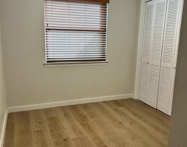 3610 Buxton Drive - Photo Thumbnail 9