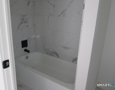 16 Winthrop Street - Photo Thumbnail 8