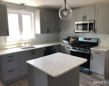 676 Courtland Avenue - Photo Thumbnail 1