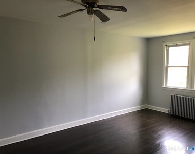 676 Courtland Avenue - Photo Thumbnail 5