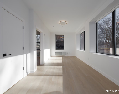 540 Bond Street - Photo Thumbnail 15