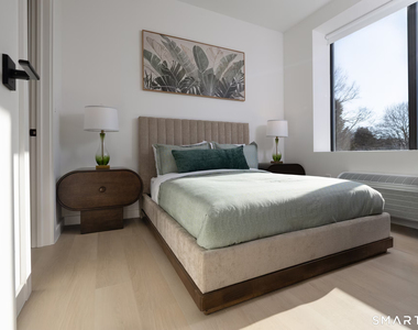 540 Bond Street - Photo Thumbnail 12