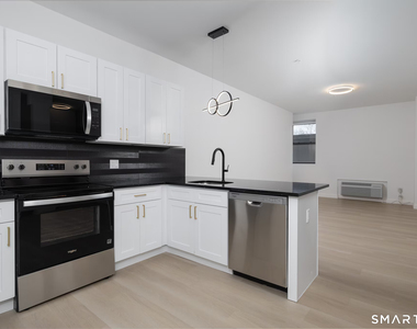 540 Bond Street - Photo Thumbnail 8