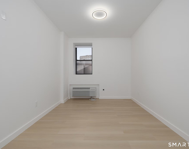 540 Bond Street - Photo Thumbnail 14