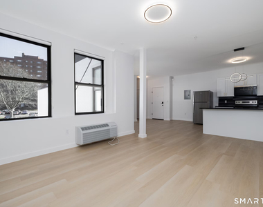 540 Bond Street - Photo Thumbnail 10