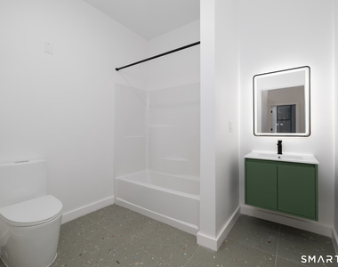 540 Bond Street - Photo Thumbnail 6