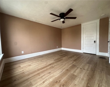 431 W Wayne St - Photo Thumbnail 12