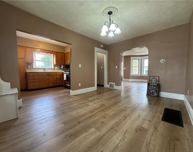 431 W Wayne St - Photo Thumbnail 8