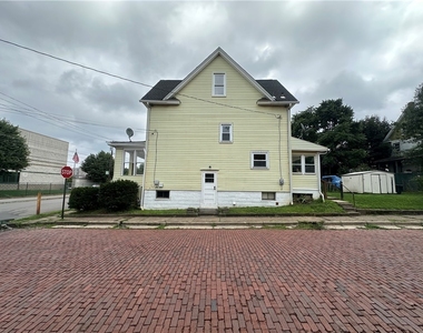 431 W Wayne St - Photo Thumbnail 3