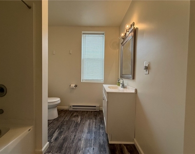 571 Kendall Ave - Photo Thumbnail 8