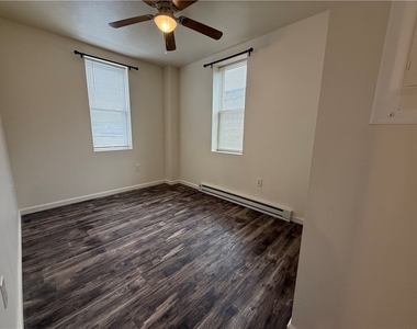 571 Kendall Ave - Photo Thumbnail 10