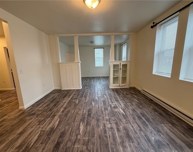571 Kendall Ave - Photo Thumbnail 2