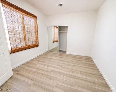 9867 Antelope Canyon Avenue - Photo Thumbnail 7