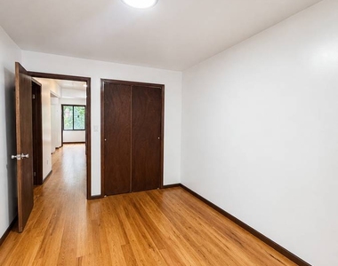 579 Lafayette Avenue - Photo Thumbnail 4