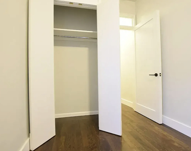 546 Bainbridge Street - Photo Thumbnail 4