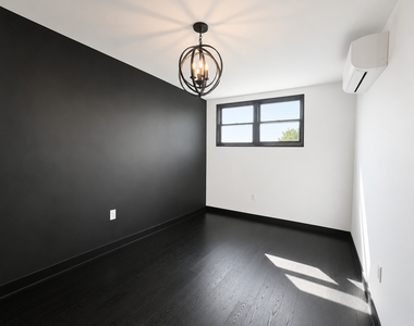1294 Park Place - Photo Thumbnail 3