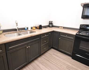 152 Court Street - Photo Thumbnail 4
