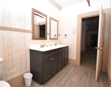 152 Court Street - Photo Thumbnail 13