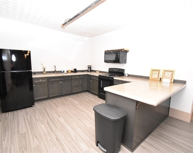 152 Court Street - Photo Thumbnail 2