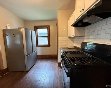 936 Lancaster Avenue - Photo Thumbnail 11