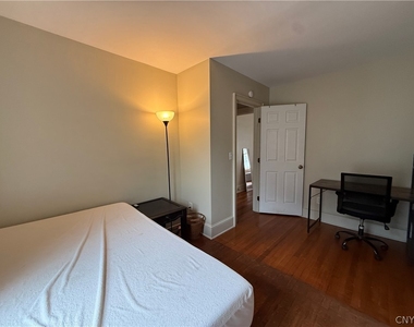 936 Lancaster Avenue - Photo Thumbnail 26