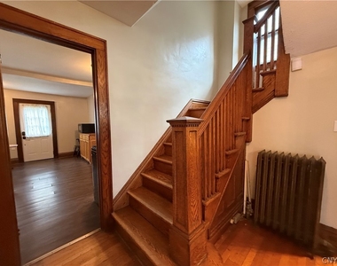 936 Lancaster Avenue - Photo Thumbnail 3