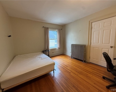 936 Lancaster Avenue - Photo Thumbnail 21