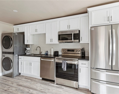 40 Lakeview Circle #1 Circle - Photo Thumbnail 9