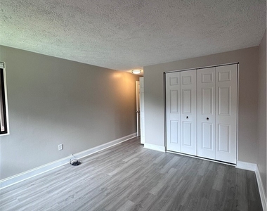 335 Village Boulevard N - Photo Thumbnail 19