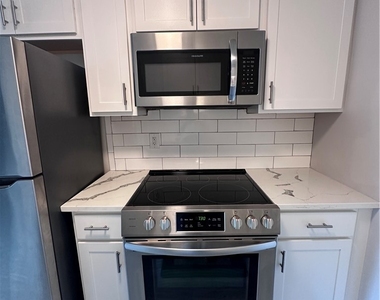 335 Village Boulevard N - Photo Thumbnail 10