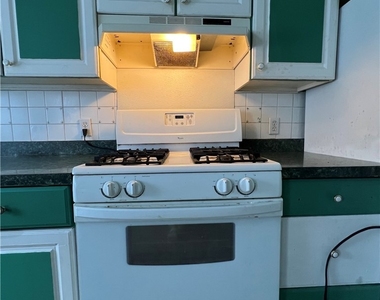 416 Broadway Apt. A - Photo Thumbnail 9