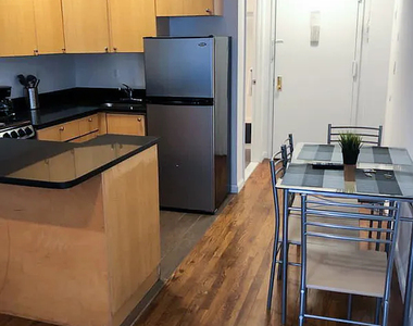 10th Avenue - Photo Thumbnail 9