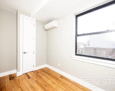 1526 Park Place - Photo Thumbnail 14